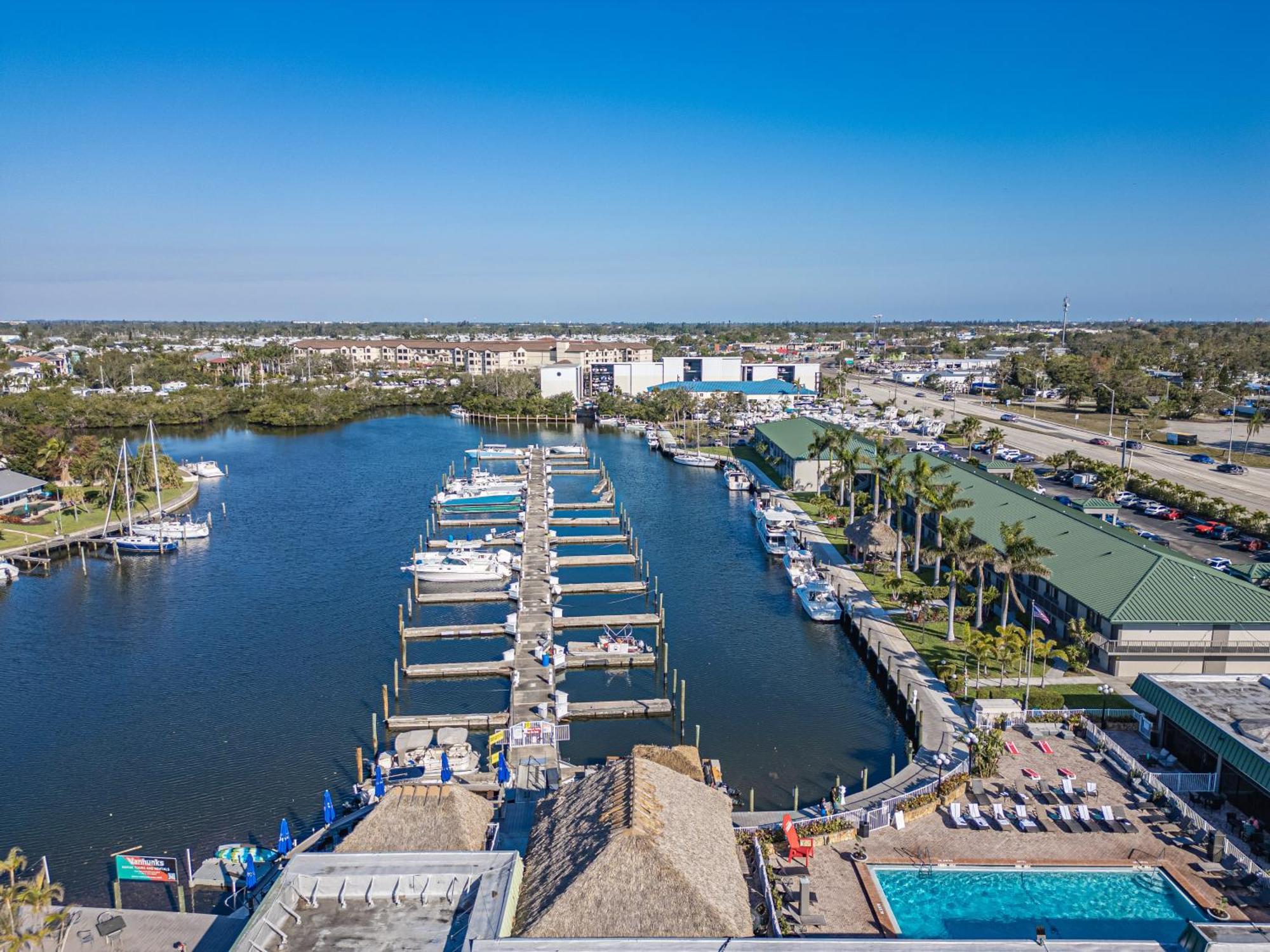 Апарт отель Bay Breeze South Bradenton Экстерьер фото