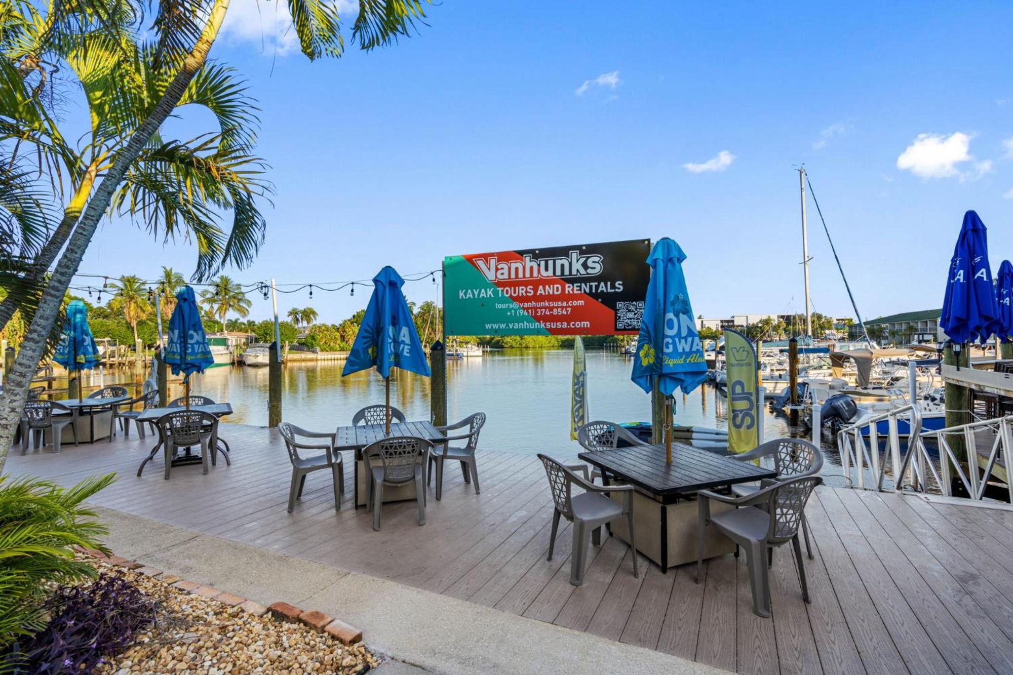 Апарт отель Bay Breeze South Bradenton Экстерьер фото